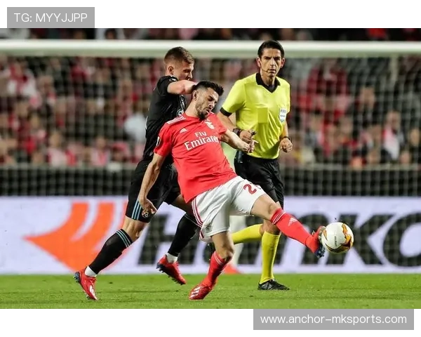 马赛中路渗透战术引发足坛热议 马赛中路渗透战术引发足坛热议