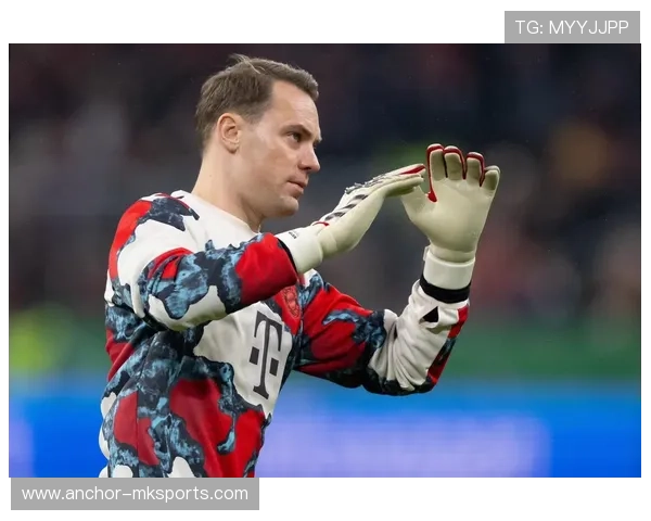 诺伊尔职业生涯轨迹：从门线英雄到拜仁传奇的蜕变之路